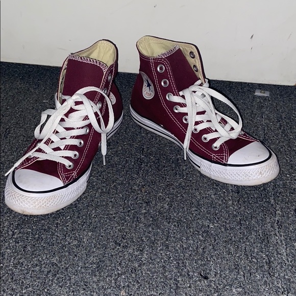 burgundy converse